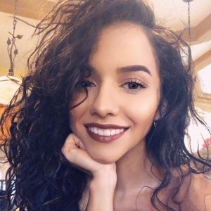 Meet your Posher, Nessa